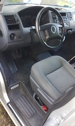Volkswagen Caravelle cena 49000 przebieg: 366000, rok produkcji 2005 z Gdańsk małe 562